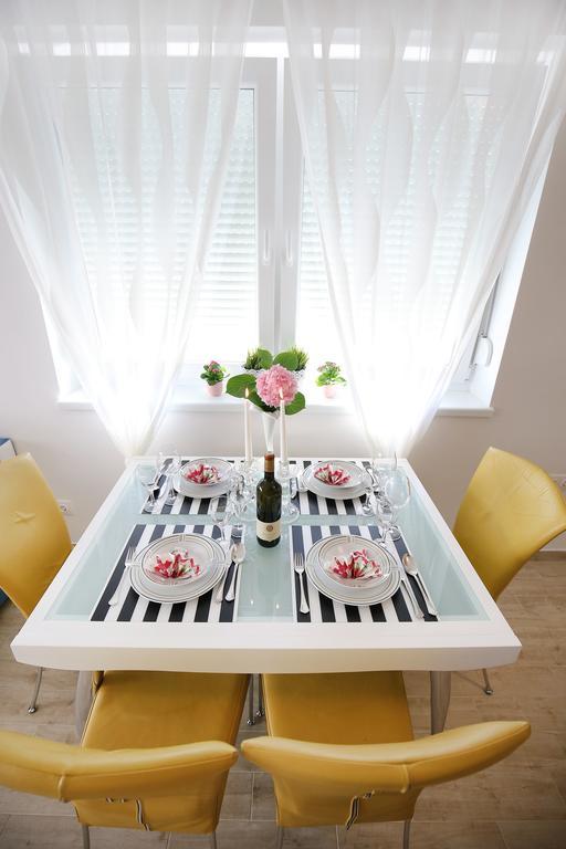 Apartment Flowers, Free Garage Parking Zadar Rum bild