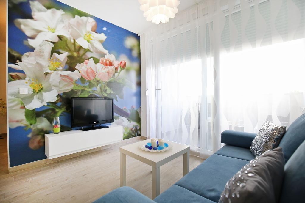 Apartment Flowers, Free Garage Parking Zadar Rum bild